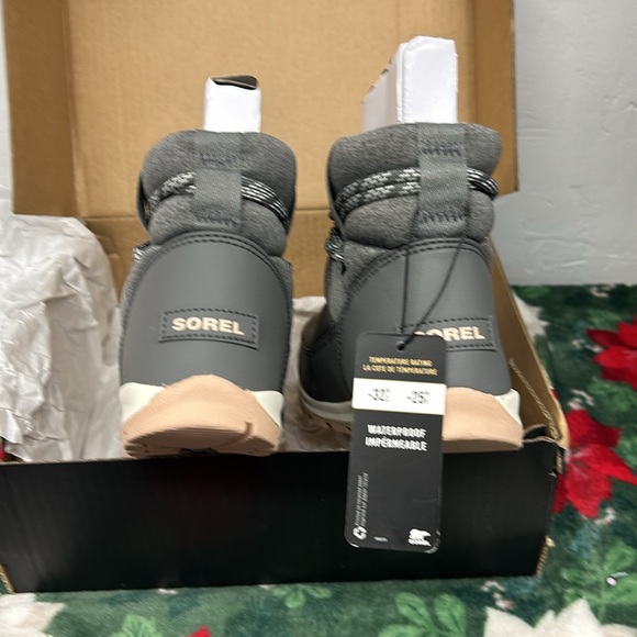 Sorel Whitney Short boots NWT - Picture 7 of 7